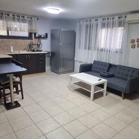 B&B Amit 18 Minutes From The Airport - אירוח כפרי עמית 18 דקות משדה תעופה Petach Tikva Kültér fotó