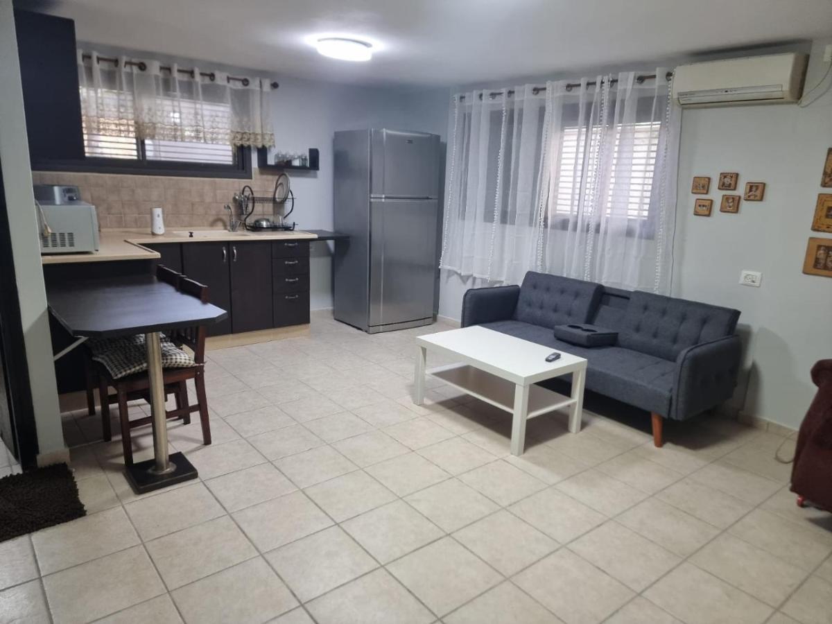 B&B Amit 18 Minutes From The Airport - אירוח כפרי עמית 18 דקות משדה תעופה Petach Tikva Kültér fotó